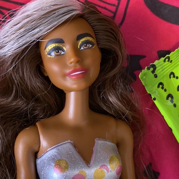 Colour reveal Barbie - Picture 2 of 3